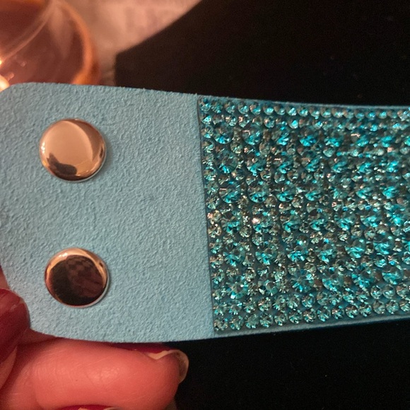 - HD Snap Button Jewelry Willie G Bracelet - Picture 5 of 6